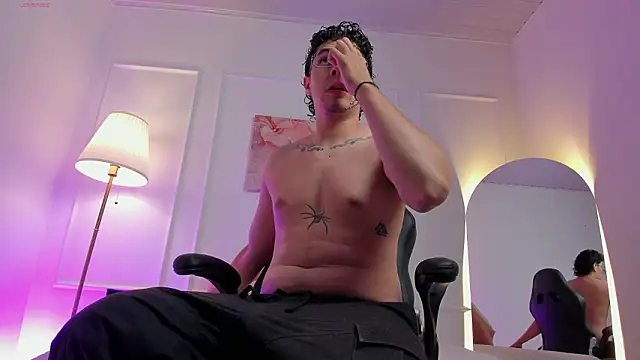 Snapshot of Axel_Creed chatting on 02/14/26, 05:59 Axel Creed online show from 02/14/26, 05:59