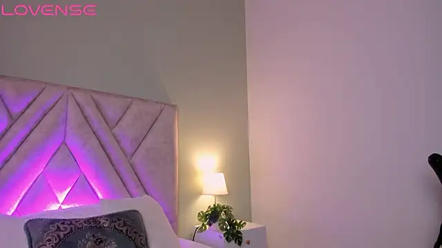 Snapshot of Axel_Creed chatting on 02/27/26, 02:39 Axel Creed online show from 02/27/26, 02:39