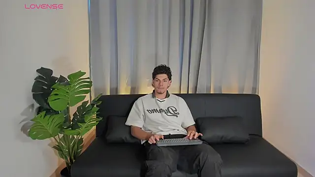 Snapshot of Axel_Creed chatting on 02/28/26, 08:54 Axel Creed online show from 02/28/26, 08:54