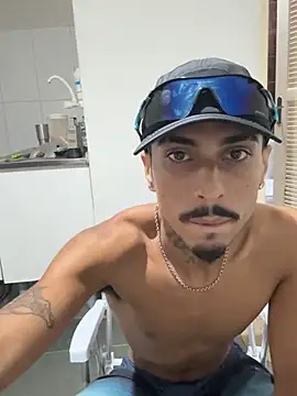 Snapshot of ActingSubunit chatting on 02/04/26, 12:55 ActingSubunit online show from 02/04/26, 12:55