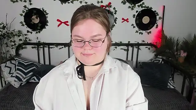 MaryFloree online show from 03/11/26, 10:10