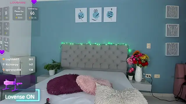 Valentina Rujano online show from 04/22/26, 02:03