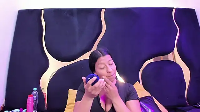 Vaneline2 online show from 03/31/26, 07:36