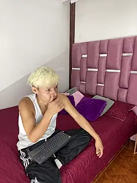 MaxyRyan online show from 03/05/26, 12:23