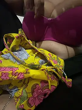 Snapshot of JOYAPARVEEN chatting on 03/07/26, 07:22 JOYAPARVEEN online show from 03/07/26, 07:22