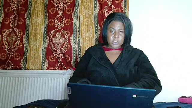 CurvySashia online show from 04/10/26, 11:42