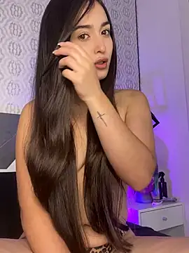 Mia rivers   online show from 03/06/26, 07:43