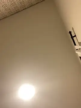 Mia rivers   online show from 04/15/26, 07:21