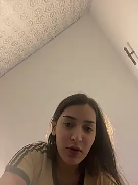 Mia rivers   online show from 04/18/26, 07:07