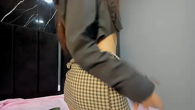 LunaSmithly online show from 02/12/26, 02:34