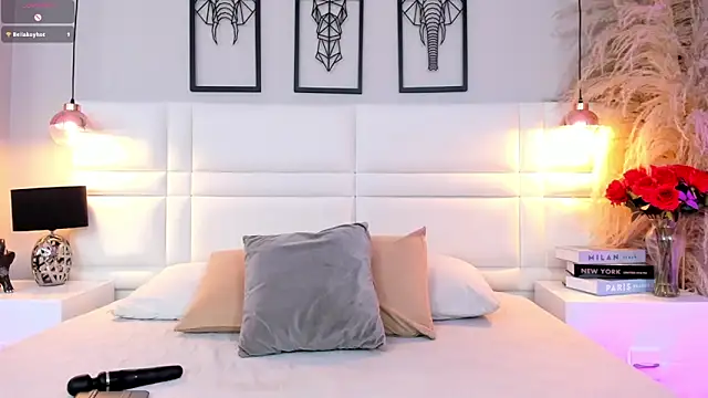 RaquelHyde  online show from 04/22/26, 08:32