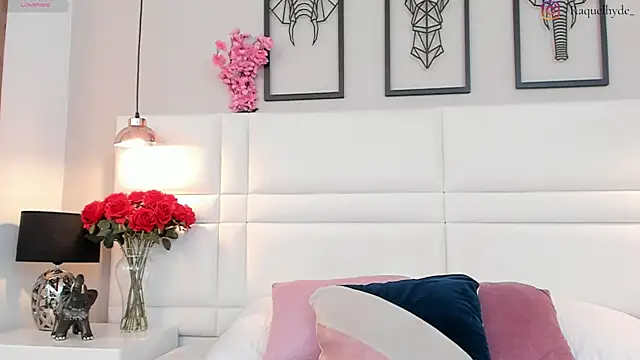 Snapshot of RaquelHyde_ chatting on 07/11/26, 07:27 RaquelHyde online show from 07/11/26, 07:27