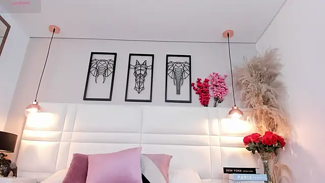 Snapshot of RaquelHyde_ chatting on 07/29/26, 08:29 RaquelHyde online show from 07/29/26, 08:29