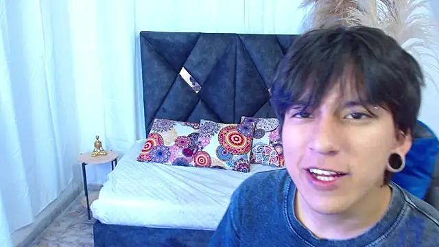 nikoo 18 online show from 02/24/26, 01:42