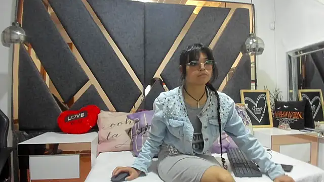 Snapshot of Maggyx chatting on 02/11/26, 01:38 Maggyx online show from 02/11/26, 01:38