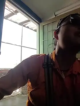 Snapshot of Maggyx chatting on 02/18/26, 01:29 Maggyx online show from 02/18/26, 01:29