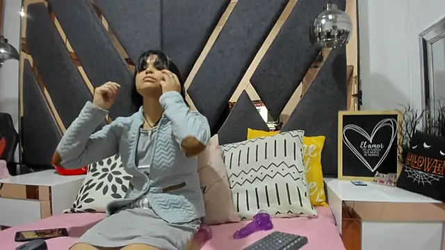 Snapshot of Maggyx chatting on 02/26/26, 01:32 Maggyx online show from 02/26/26, 01:32