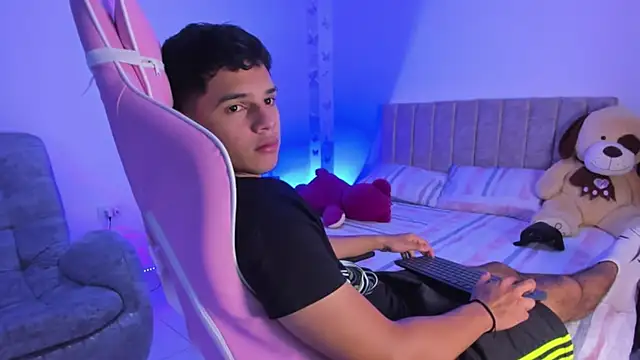 Adrian Prime  online show from 04/18/26, 01:31