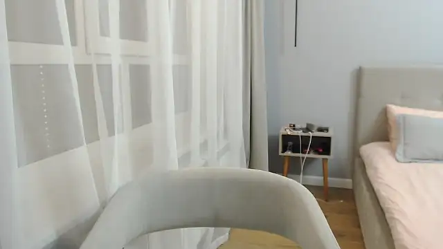 Snapshot of Tasiya chatting on 05/18/26, 08:25 Tasiya online show from 05/18/26, 08:25