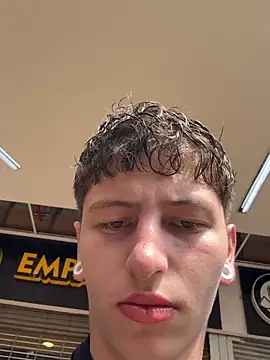 ARON LUXX online show from 03/04/26, 02:56