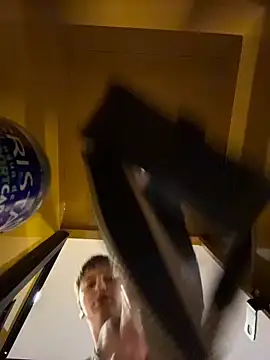 ARON LUXX online show from 04/20/26, 02:42