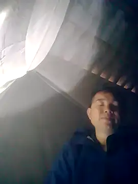 Snapshot of vivi1889 chatting on 03/23/26, 01:20 vivi1889 online show from 03/23/26, 01:20