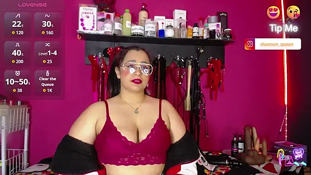Snapshot of shannon_queen- chatting on 04/29/26, 07:12 shannon queen- online show from 04/29/26, 07:12