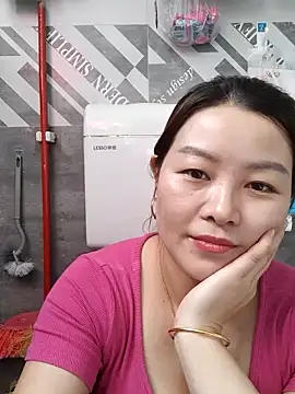 Snapshot of Jennie_dogy chatting on 05/25/26, 01:44 Jennie dogy online show from 05/25/26, 01:44