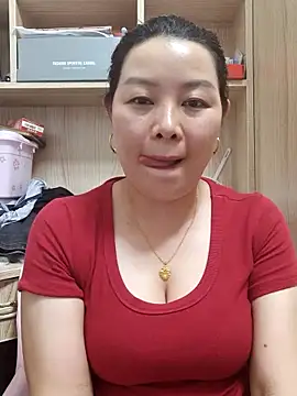 Snapshot of Jennie_dogy chatting on 06/03/26, 01:46 Jennie dogy online show from 06/03/26, 01:46