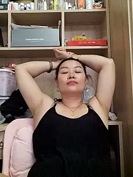 Snapshot of Jennie_dogy chatting on 06/08/26, 01:28 Jennie dogy online show from 06/08/26, 01:28