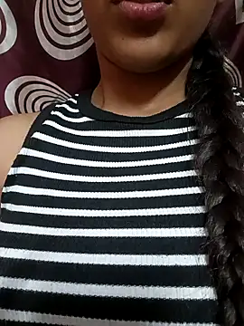 komalsharma99 online show from 04/28/26, 06:46