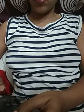 komalsharma99 online show from 05/17/26, 06:59