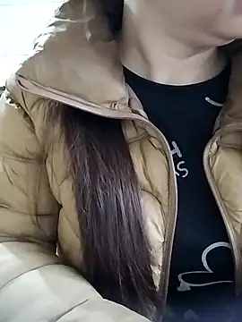 LiilyZi online show from 03/19/26, 12:47