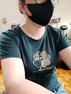 LiilyZi online show from 04/08/26, 02:11