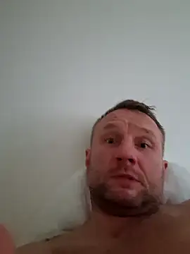 Snapshot of Tommyzzzzzz chatting on 04/11/26, 07:45 Tommyzzzzzz online show from 04/11/26, 07:45