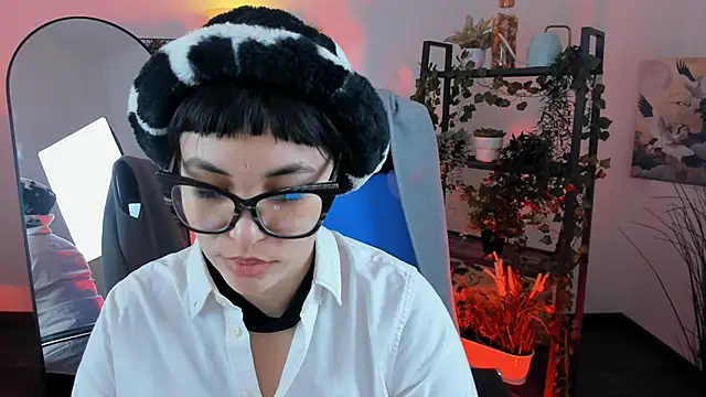 Snapshot of NeoGeisha chatting on 05/11/26, 04:04 NeoGeisha online show from 05/11/26, 04:04