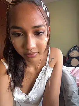 lyla luv online show from 02/15/26, 04:53