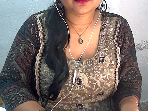 Snapshot of Saniya_K2 chatting on 07/15/26, 04:45 Saniya K2 online show from 07/15/26, 04:45