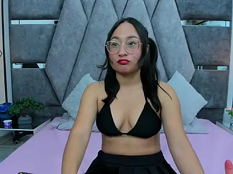 Mila Nova  online show from 03/02/26, 12:01