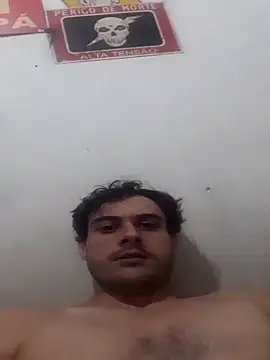 Snapshot of henriquefc2712 chatting on 03/25/26, 03:18 henriquefc2712 online show from 03/25/26, 03:18