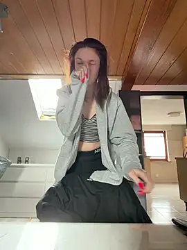 ViviLuu online show from 03/24/26, 10:09