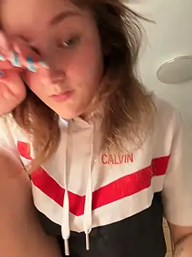 ViviLuu online show from 04/16/26, 03:13