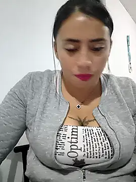 ashleymonroe4 online show from 04/07/26, 05:30