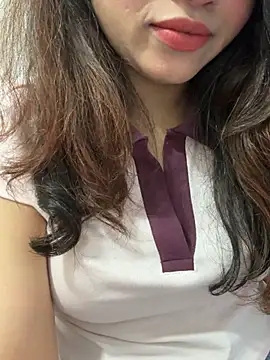 riya sharma11 online show from 04/19/26, 08:35