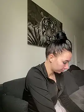 Snapshot of zoeelovee chatting on 02/20/26, 10:38 zoeelovee online show from 02/20/26, 10:38