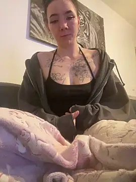 Snapshot of zoeelovee chatting on 02/27/26, 08:31 zoeelovee online show from 02/27/26, 08:31