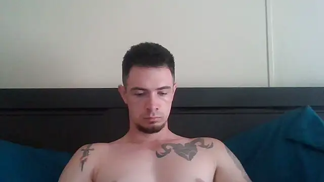 Snapshot of midnightsinz chatting on 04/02/26, 06:16 midnightsinz online show from 04/02/26, 06:16