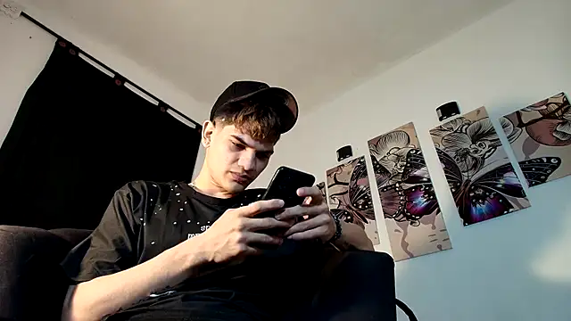 Jesshot bigcock20cm online show from 04/21/26, 02:15