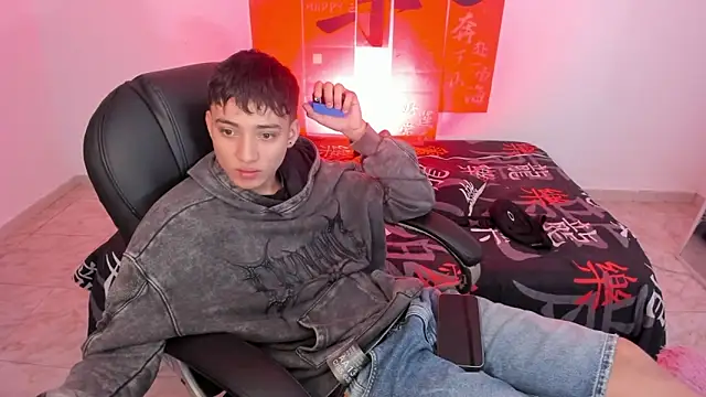 Wesleey-Boy online show from 04/20/26, 07:37