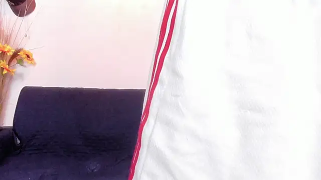 Snapshot of DalilaQueen_blowjob1 chatting on 06/05/26, 09:42 DalilaQueen blowjob1 online show from 06/05/26, 09:42